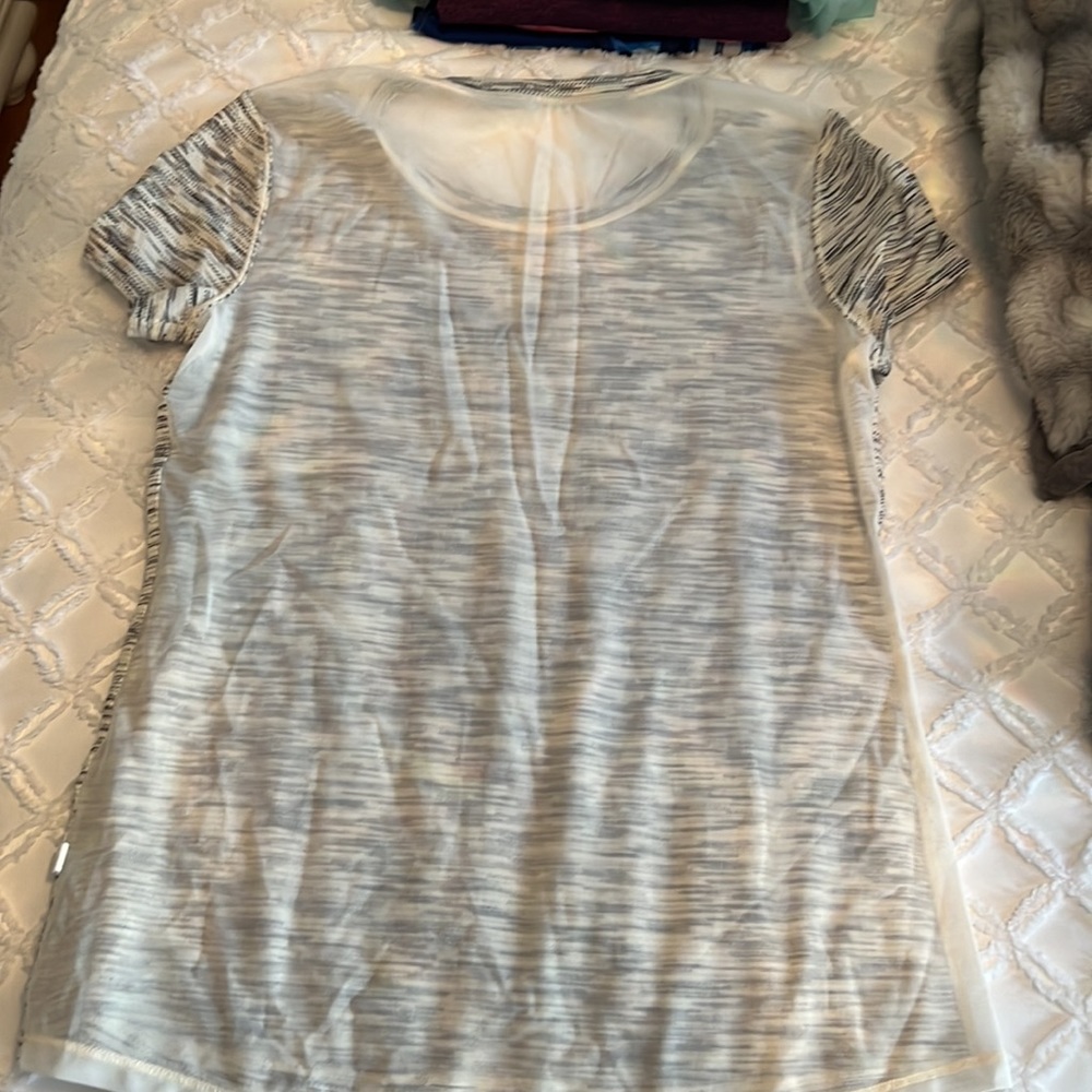 Lululemon T with Mesh Back - Picture 2 of 3